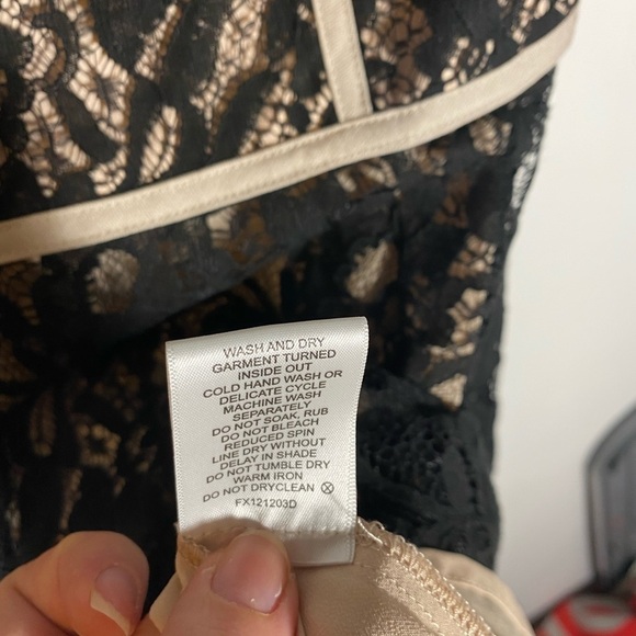 FINDERS KEEPERS AUSTRALIA STRETCH BLACK LACE "MR. JONES" PARTY DRESS - Picture 6 of 6